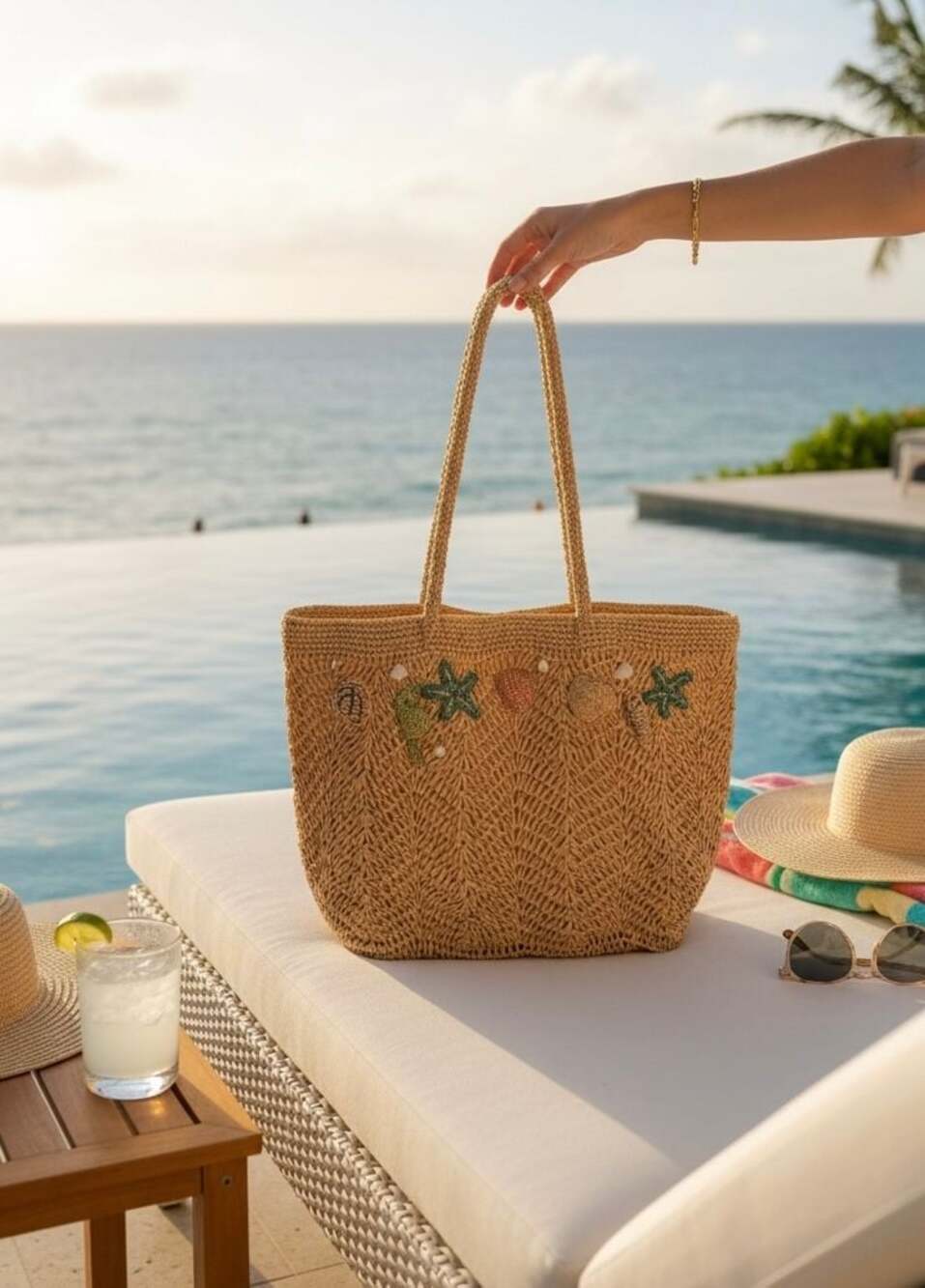 Florabella Carrabelle NWT Raffia Tote Natural Open Weave Seashell Starfish